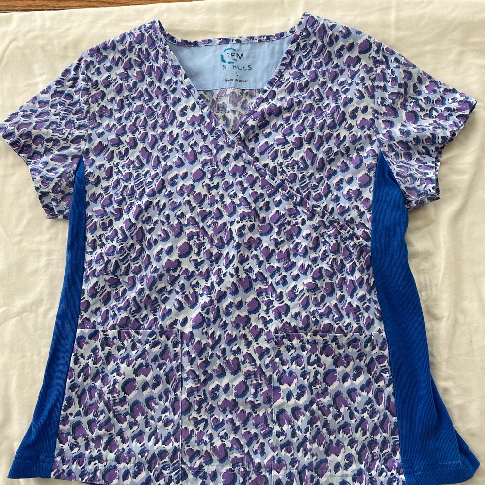 Scrub top
